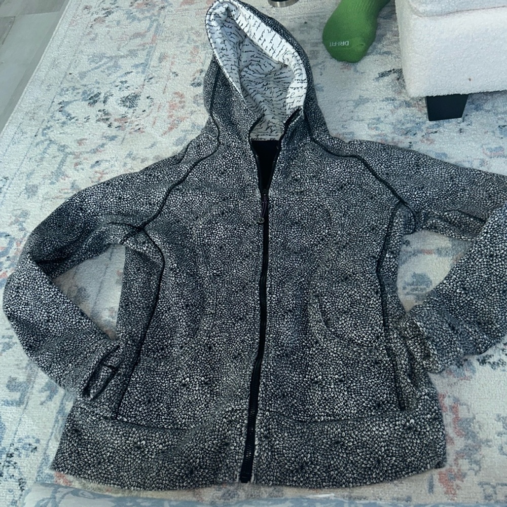 Lululemon zip up coat. Vintage. Size 10